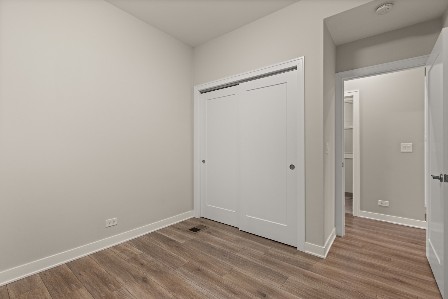 Building Photo - 3608 W Diversey Ave