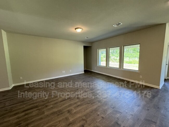 Building Photo - 231 S Lakepointe Dr