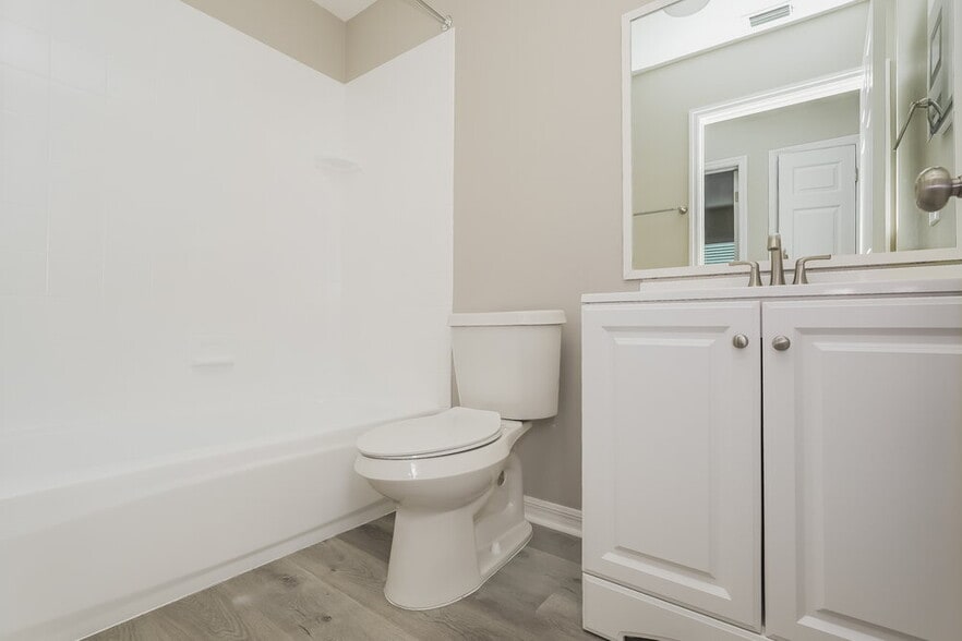 Building Photo - 411 Sand Ridge Dr