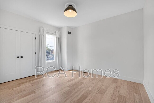 Building Photo - 1225 Hoyt Ave