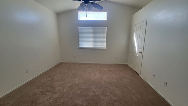 Building Photo - 8617 Beaver Dr