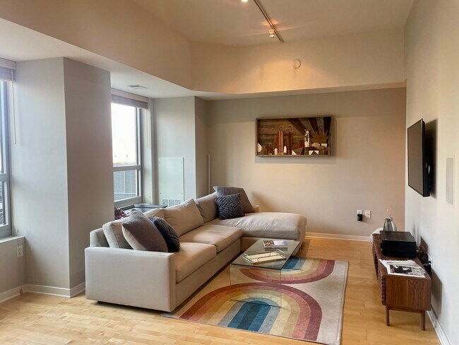 Building Photo - 929 Portland Ave