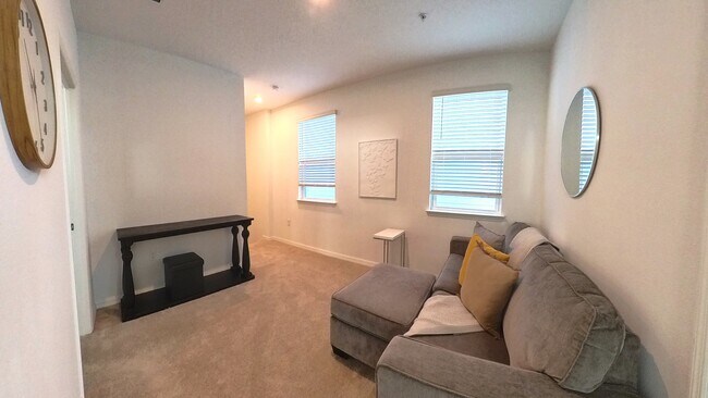 Building Photo - 554 Orient Ave