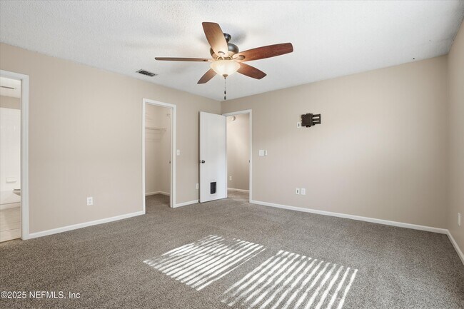 Building Photo - 4088 Laurelwood Dr