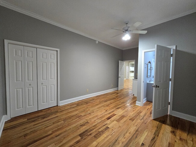 Building Photo - 900 Race Track Rd