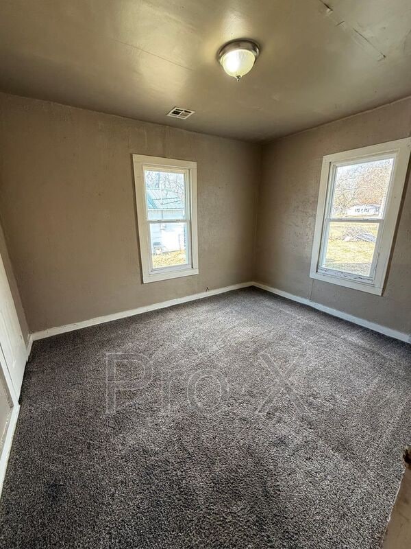 Building Photo - 308 W 10th St