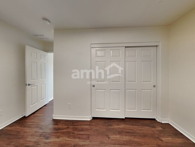 Building Photo - 4717 S Antonio