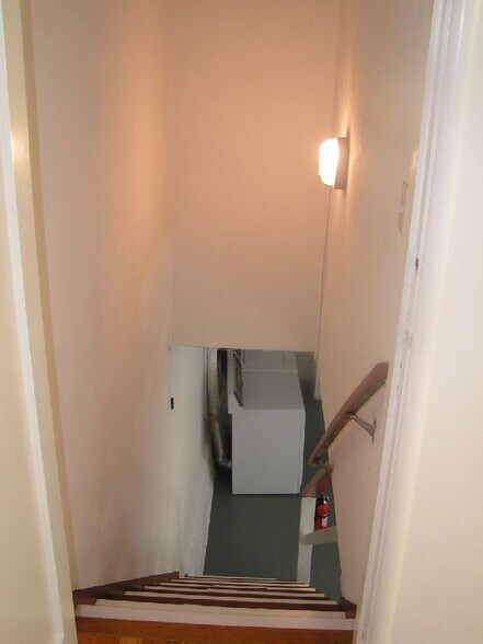 Building Photo - 2204 Castro St