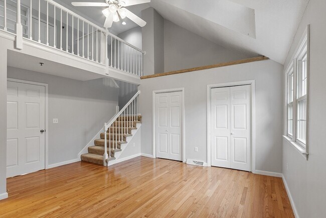 Building Photo - 148 Flower Ln