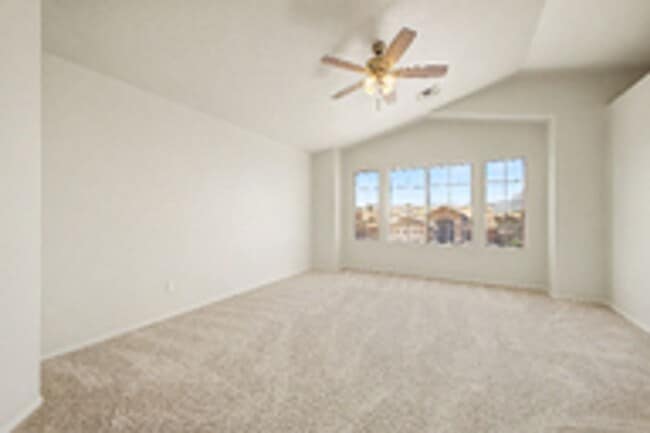 Building Photo - Newly Remodeled Home