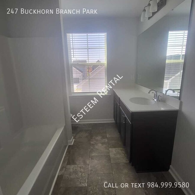 Building Photo - 247 Buckhorn Br Pk