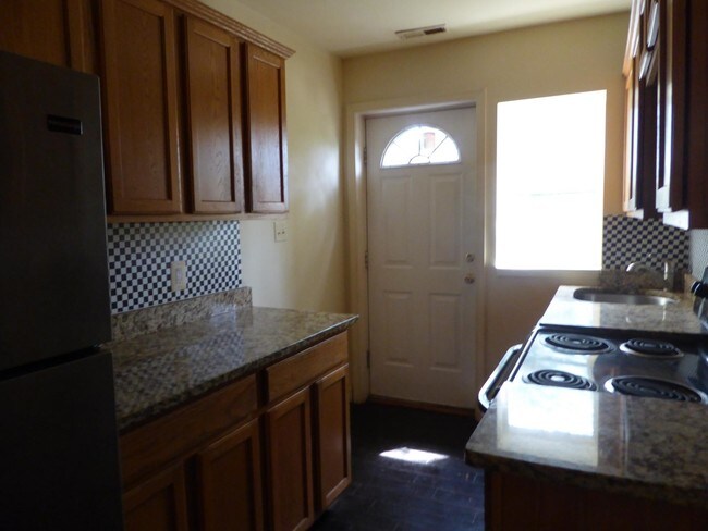 Building Photo - 5501 Foote St NE