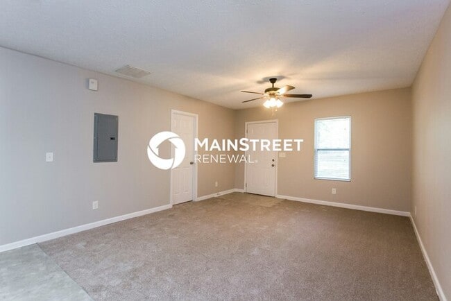 Building Photo - 2 Bedroom Pet-Friendly Home in Atlanta, GA with Main Street Renewal
