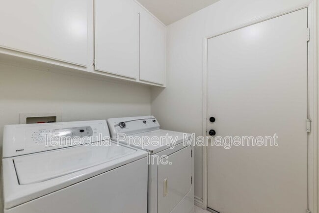 Building Photo - 30450 Summerside St