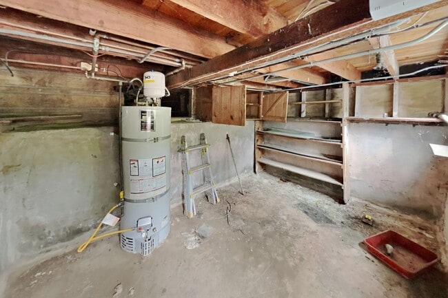 Building Photo - Charming Lank Park Bungalow