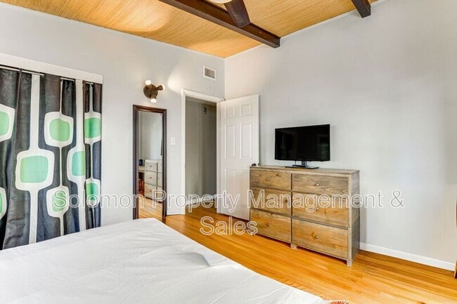 Building Photo - 901 Eucalyptus Ave