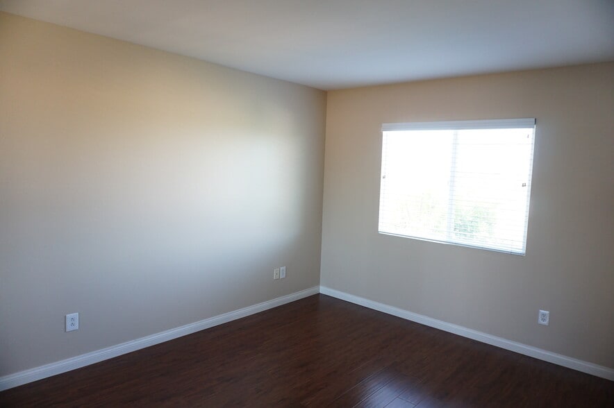 Building Photo - 11855 Birch Grove Ln