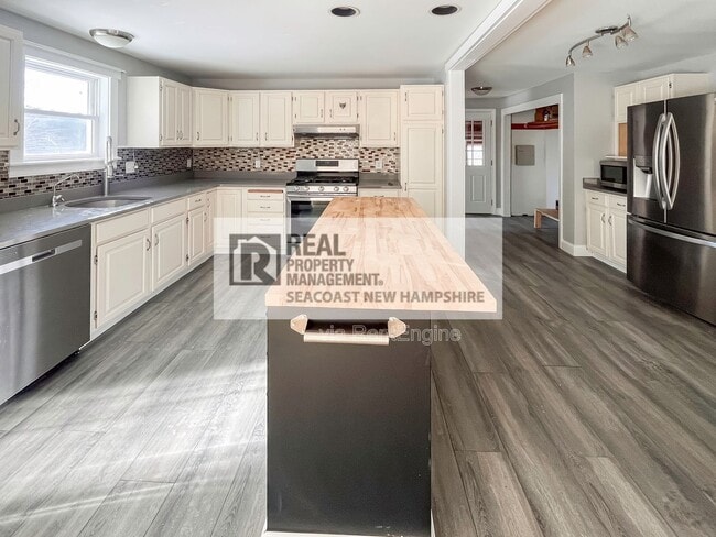 Building Photo - 10 Kelley Rd