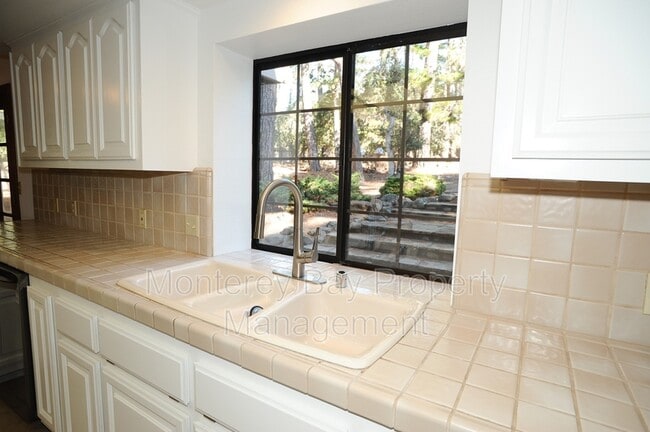 Building Photo - 3045 Lopez Rd