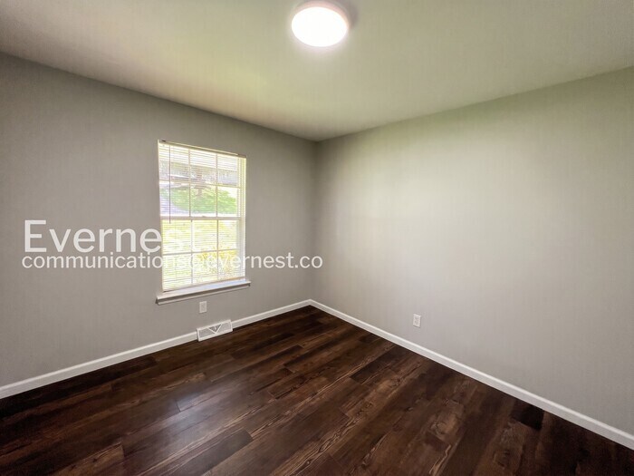 Building Photo - 222 Rebecca Dr