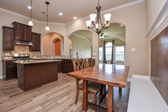 Building Photo - 10523 Texas Sage Way