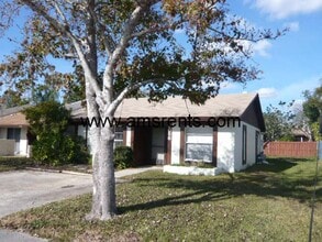 Building Photo - Spacious 3 bedroom Villa