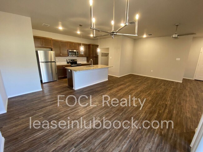 Building Photo - Luxury Duplex in Frenship School District!