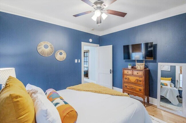 Building Photo - 4041 Pine Hill Dr