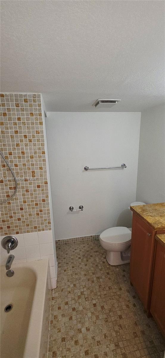 Building Photo - 10425 SW 112th Ave