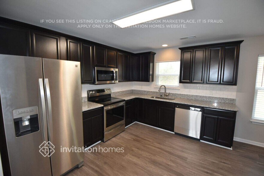 Building Photo - 2402 King Malcolm Ln