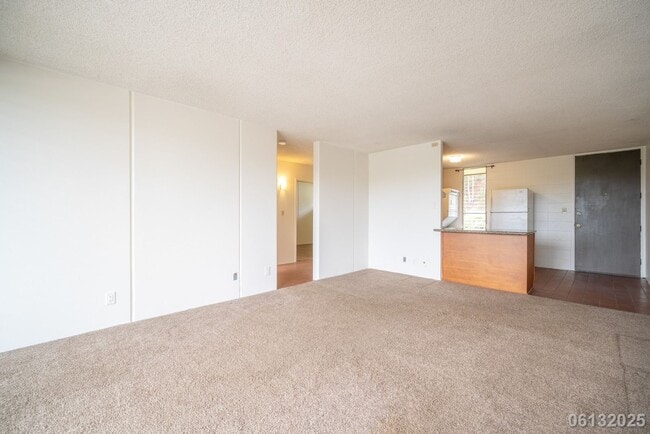 Building Photo - 2 Bed 1 Bath Condo In Valleyview Melemanu