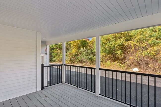 Building Photo - 16 Blacksmith Rd
