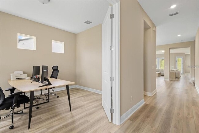Building Photo - 16031 Silver Brk Wy