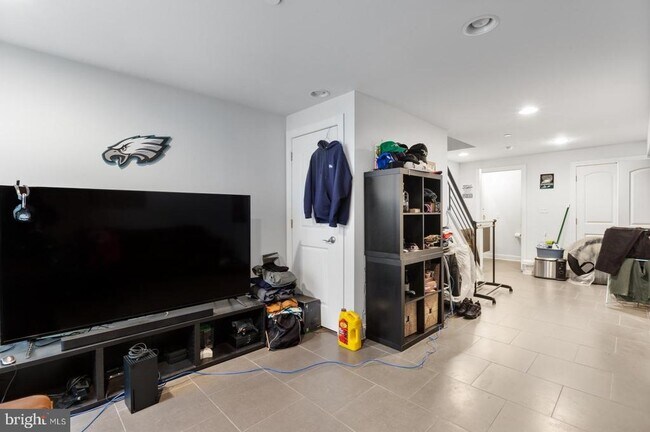 Building Photo - 2629 Cedar St