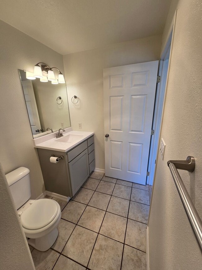 Building Photo - THIS 1 BEDROOM 1 BATH IS A GEM ON THE EAST SIDE OF MEDFORD