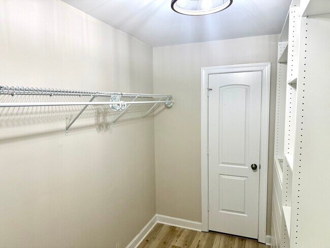 Building Photo - 2857 Cross Landing Dr