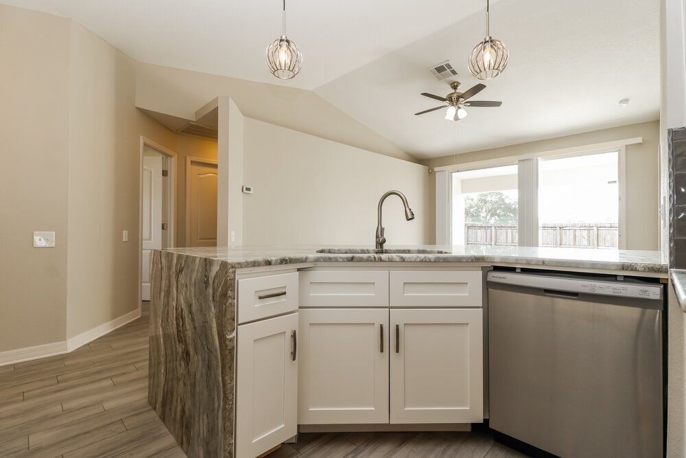 Building Photo - 10329 Midstate Ave