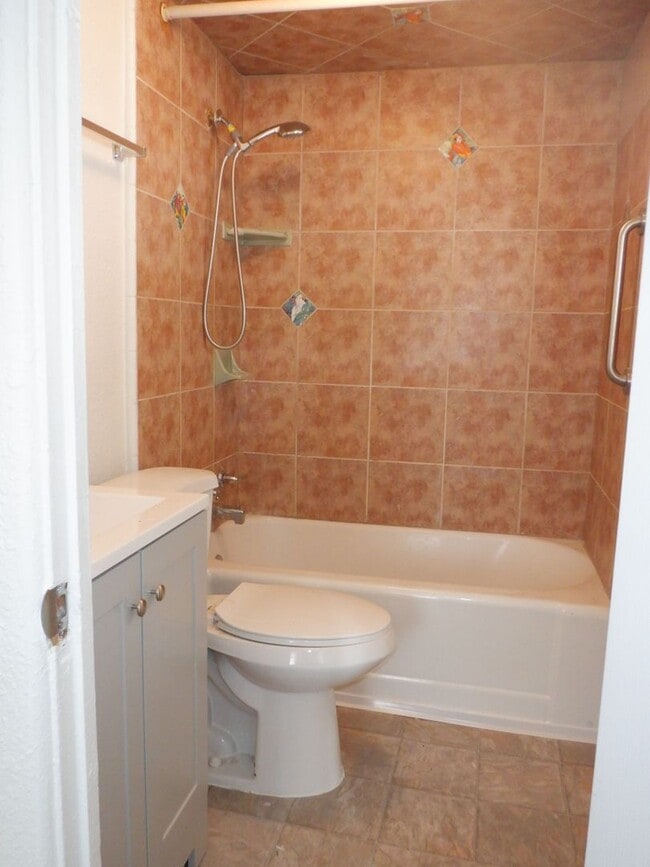 Building Photo - Charming home in Tehachapi