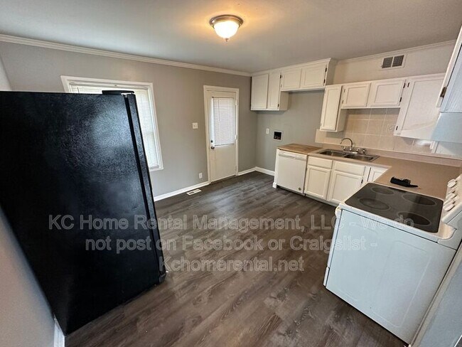 Building Photo - 15315 Fuller Ave