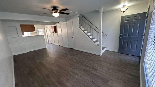 Building Photo - 2 bedroom townhome