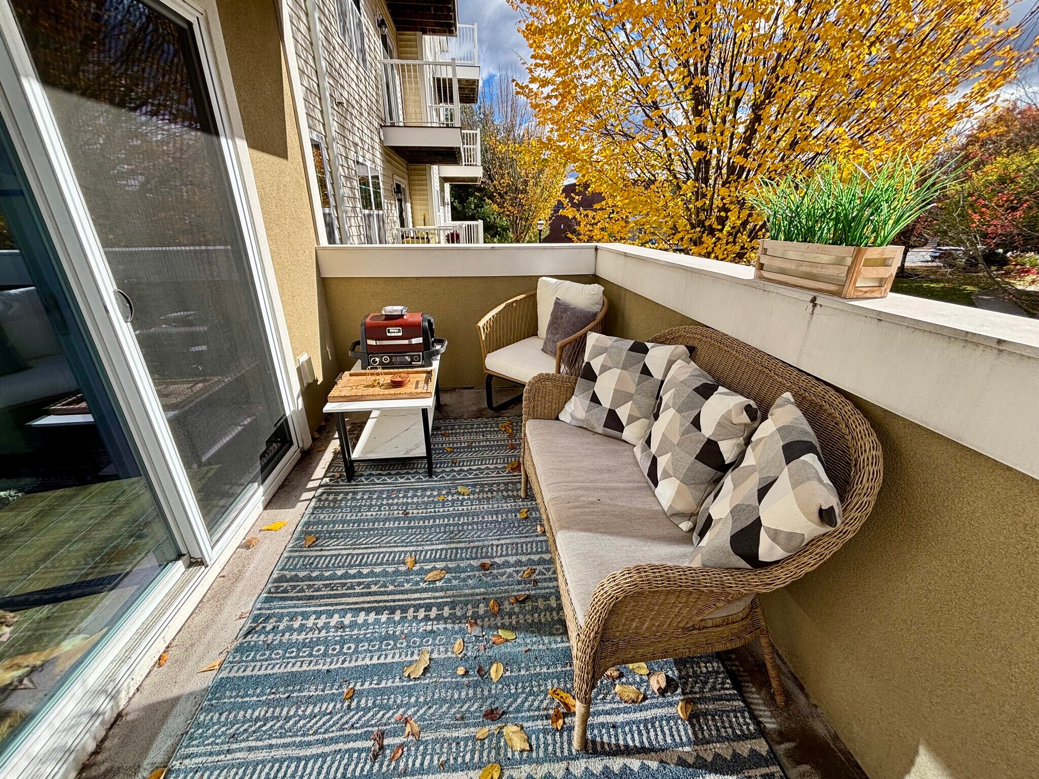 Building Photo - 34 Schoolhouse Dr