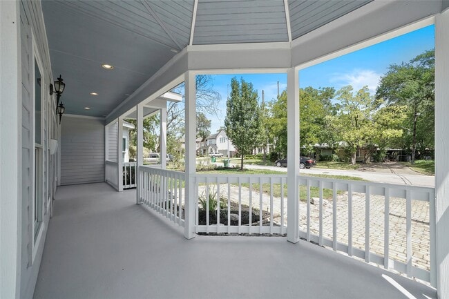 Building Photo - 1213 Wakefield Dr