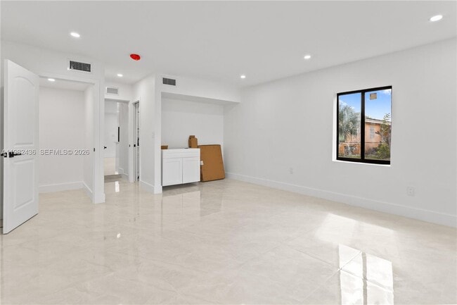 Building Photo - 15920 NW 17th Ct