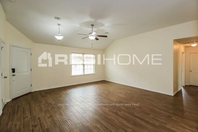 Building Photo - HOME FOR RENT!!