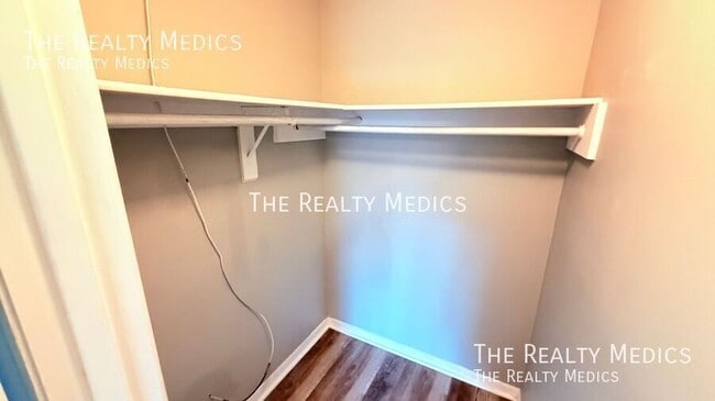 Building Photo - 7909 Richwood Dr