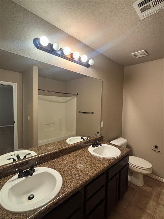 Building Photo - 320 Violet St