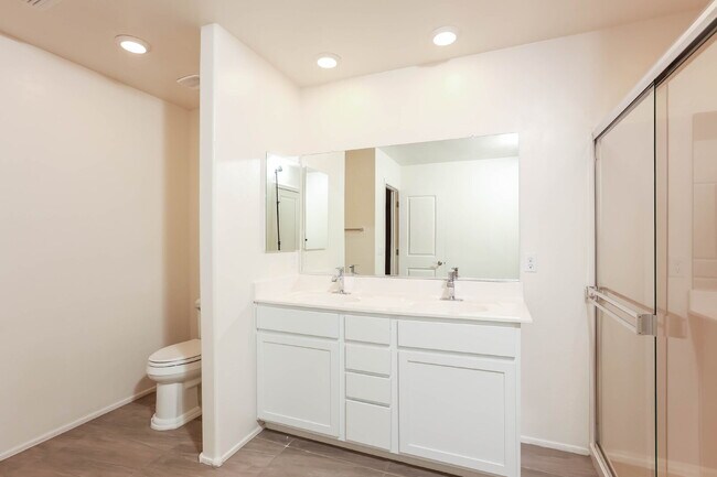 Building Photo - "Spacious 4-Bed Spacious two-level residential rental in Marana with modern Elegance!  Available ...