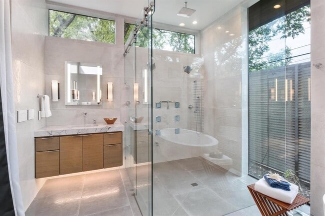 Building Photo - 4811 Timberline Dr