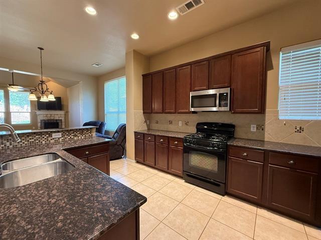 Building Photo - 909 Mangrove Dr