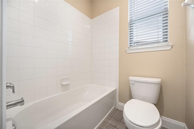 Building Photo - 8348 Vivaro Isle Way